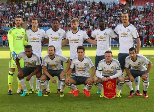 争相追逐的 争相追逐的